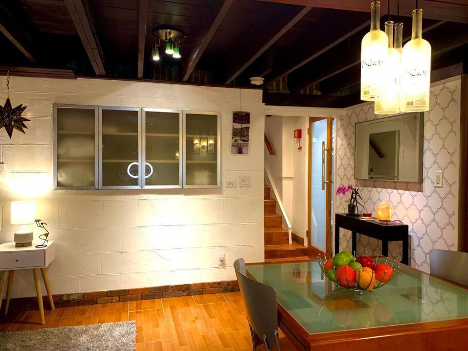 Live In This Iconic East Side Lower Level Unit Providence Eksteriør billede