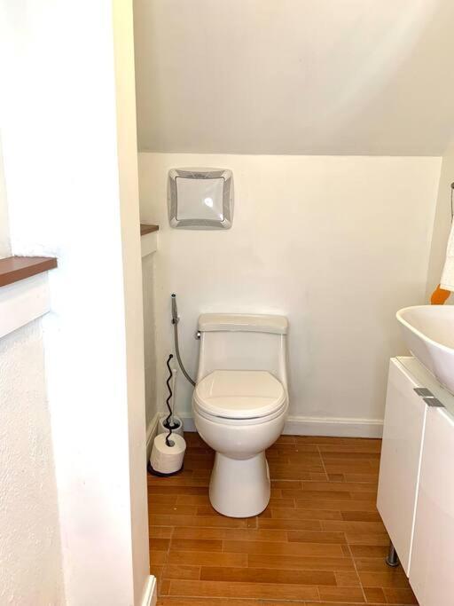 Live In This Iconic East Side Lower Level Unit Providence Eksteriør billede