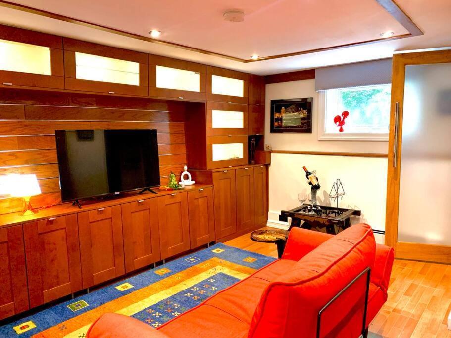 Live In This Iconic East Side Lower Level Unit Providence Eksteriør billede